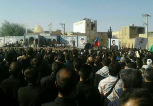 حضور گسترده مردم در نجف آباد برای تدفین شهید محسن حججی+عکس