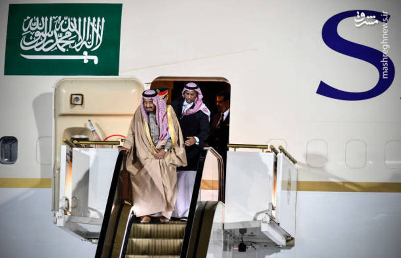 پله برقی طلایی پادشاه عربستان+ عکس