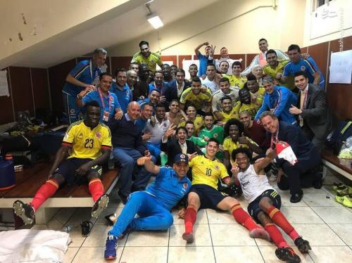 رختکن کلمبیا پس از صعود به جام جهانی+عکس