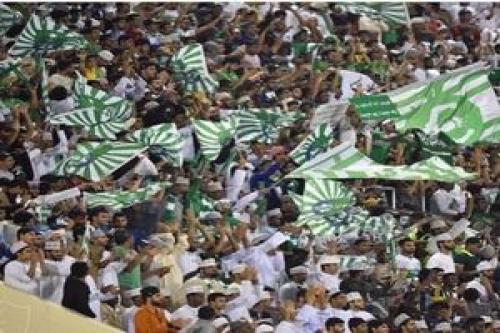 حضور سعودی‌ها با «لباس خواب» در ورزشگاه‌های فوتبال ممنوع شد!+