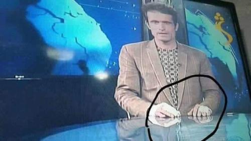  وقتی مجری زخمی خبر کشته و مجروح شدن همکارانش را می‌دهد