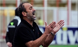 پرسپولیس را قهرمان می‌کنم!