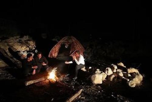 خطری که زلزله‌زدگان چادرنشین را تهدید می‌کند