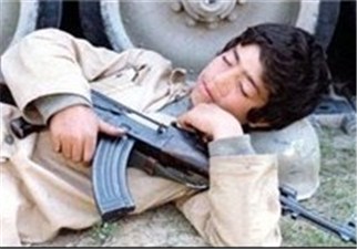 نامه صاحب این عکس معروف به هم کلاسی هایش