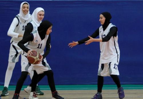تیم بانوان ایران در جمع مدعوین