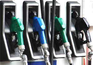 اختلاف دولت و مجلس بر سر افزایش قیمت بنزین