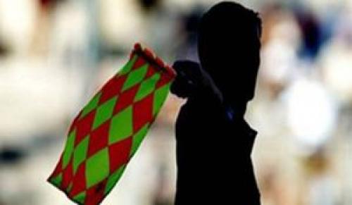 اعتراض خاموش داوران کرمانی فوتبال