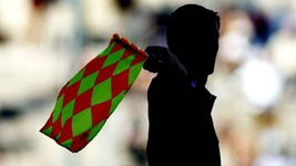 درخواست غرامت یک باشگاه از یک داور!