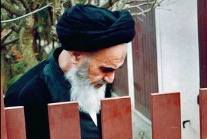 عذرخواهی امام خمینی از اهالی نوفل‌لوشاتو