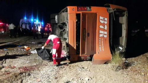 مصدومیت ۷ مسافر در تصادف اتوبوس با کامیون