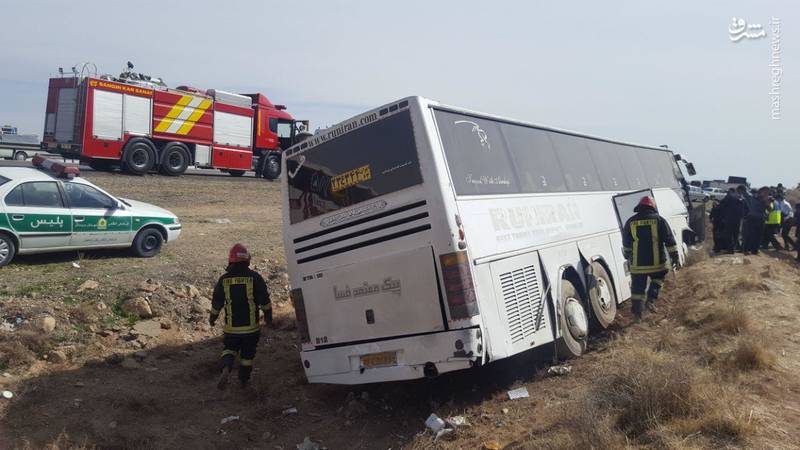   واژگونی اتوبوس در جاده شیراز+عکس