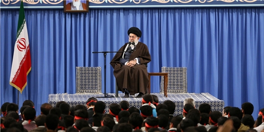 علت ایجاد جنگ هشت ساله ترس قدرتهای جهانی از اثرگذاری انقلاب اسلامی بود/ نسل جوان امروز برای عقبراندن دشمن از نسل اول آمادهتر است