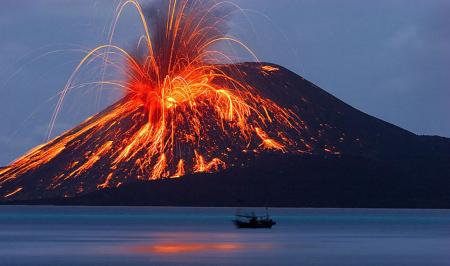 فوران آتش‌فشان در اندونزی+عکس