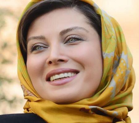 بازیگر زن جذاب ایرانی در حال درشکه سواری+عکس