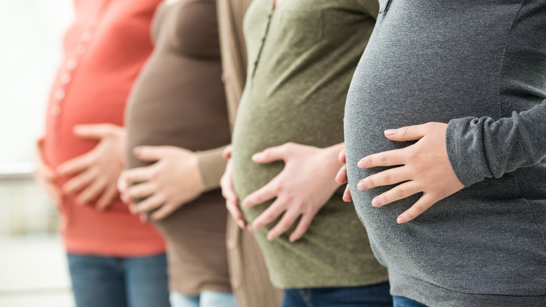 سوالاتی را که نباید در دوران بارداری از زنان بپرسید چیست؟