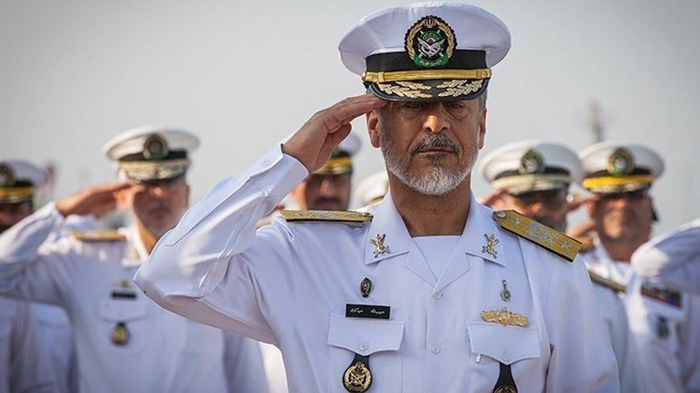 دریادار سیاری: اجازه نزدیک شدن ناو آمریکایی را به خلیج فارس نخواهیم داد