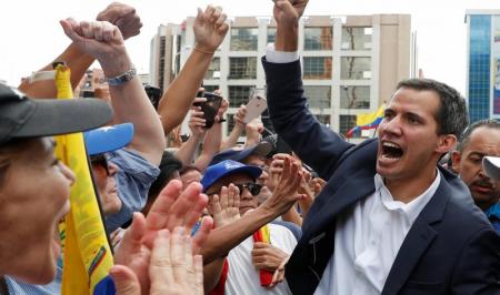 رهبر جناح مخالف ونزوئلا، خود را رییس‌جمهوری موقت این کشور خواند 