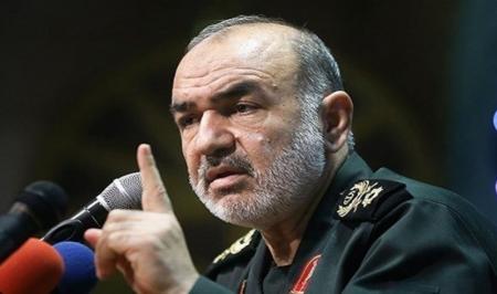 دشمن به هیچ عنوان  قادر به انتخاب گزینه نظامی علیه ایران نیست