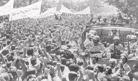 حمایت نظامیان شاهنشاهی برای حمایت از امام خمینی در سال ۵۷ + فیلم