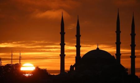 بررسی دلایل رشد اسلام در دوران مدرن در مقایسه با سایر ادیان