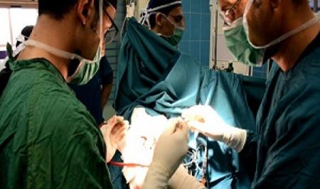 نخستین عمل جراحی بدون بیهوشی + فیلم
