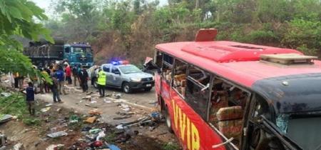 بر اثر برخورد دو اتوبوس در غنا، بیش از 70 نفر جان باختند