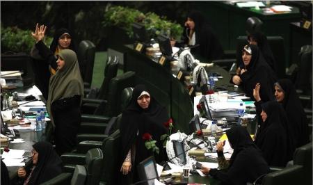 اعتراض هماهنگ نمایندگان زن به عدم تصویب یک طرح