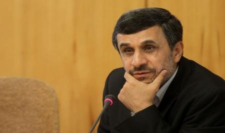 توییت‌های عجیب احمدی‌نژاد برای دختر خبرنگار!