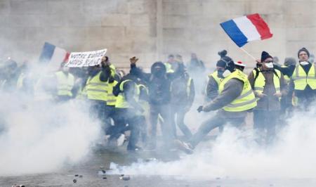 معترض فرانسوی به  ۸ ماه حبس محکوم شد