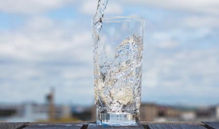  نوشیدن آب برای روزه دار از دیدگاه علما 