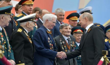  رژه نیروهای مسلح روسیه به مناسبت هفتاد و چهارمین سالگرد پیروزی بر آلمان نازی +فیلم