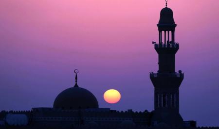 خواندن نماز عید فطر به سبکی بسیار عجیب + فیلم