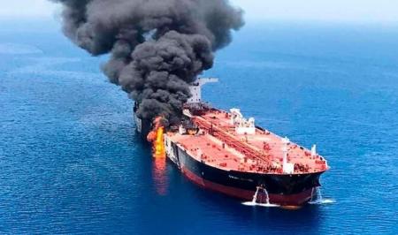 فیلم| نفت‌کش ایرانی در دریای سرخ آتش گرفت
