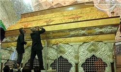 نوری المالکی از ضریح جدید امام حسین(ع) بازدید کرد