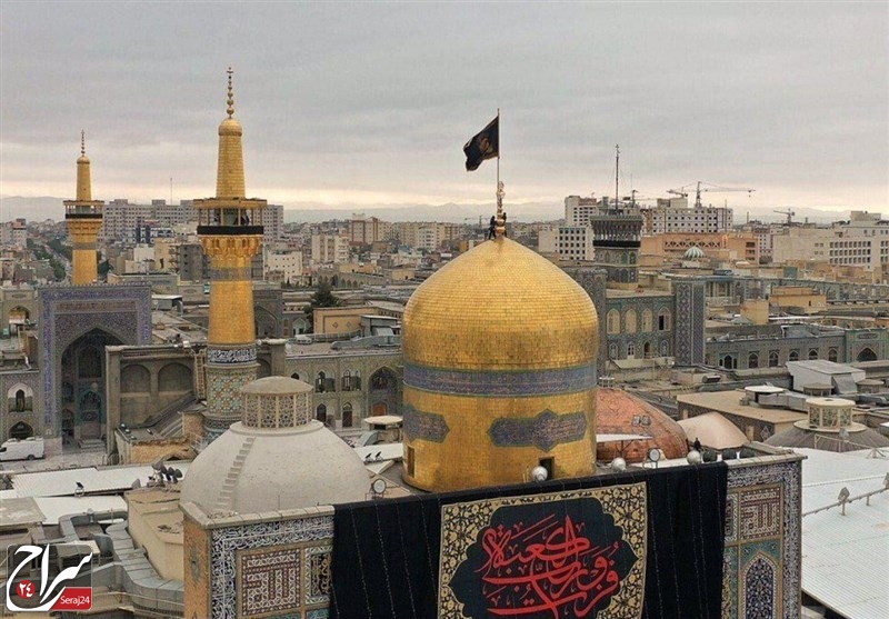 حرم امام رضا(ع) سیاهپوش شد/ اهتزار پرچم عزای علوی بر فراز گنبد رضوی