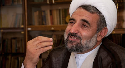 معنا ندارد گروه‌ها و افراد خلاف نظر رهبری سخن بگویند