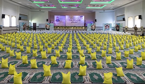 کمک مومنانه کارمندان اصفهانی در روز کارمند با ۴۱٠٠ بسته معیشتی