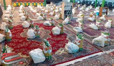  توزیع بسته‌های معیشتی مسجد جوادیه رفسنجان بین نیازمندان