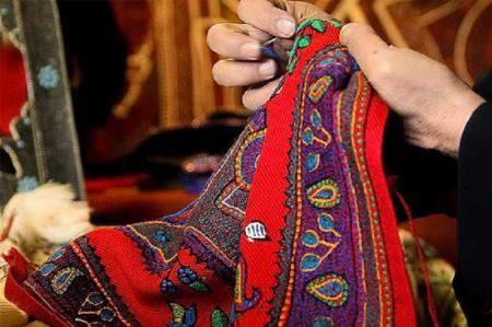 بنیاد برکت به کمک فعالان صنایع دستی سربیشه آمد