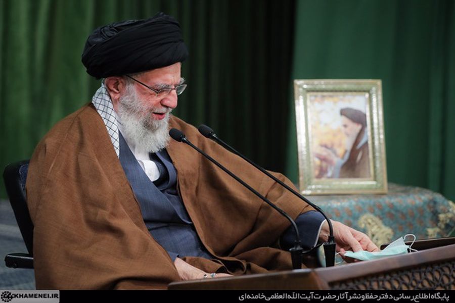 همت دائم مقام معظم رهبری برای یادآوری استفاده از ماسک