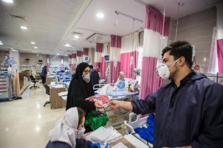 کمک‌رسانی ۳ گروه جهادی دانشجویی به بیمارستان‌ها