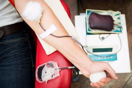 طلاب مدرسه علمیه مشکات کرمانشاه خون اهدا کردند