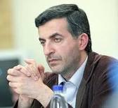 احمدی‌نژاد به مشایی «نشان فرهنگ» داد 