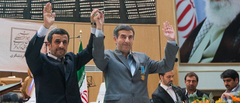 اهدای نشان فرهنگ به سمبل تقدم ایرانیت بر مسلمانی!
