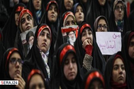 بانوان ایرانی در تربیت فرزندان به ارزش‌های دینی و علمی توجه کنند