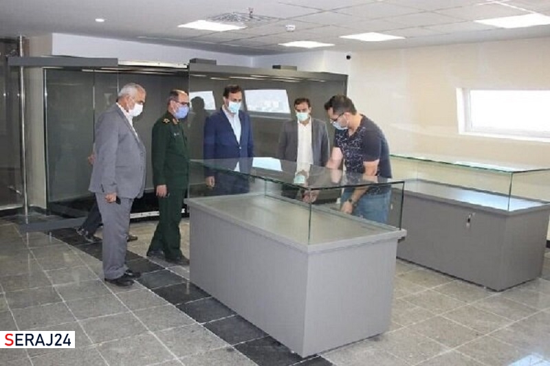 ویترین‌های موزه دفاع مقدس تبریز نصب شد