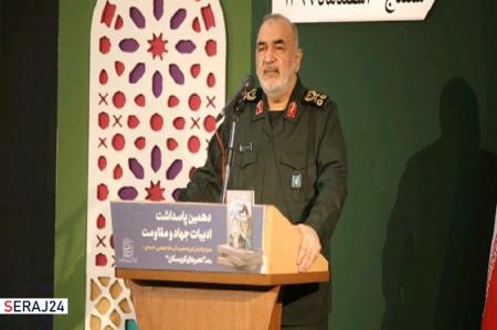 سردار سلامی: قدرت واقعی کشور ما در گرو شهادت و ایثارگری است