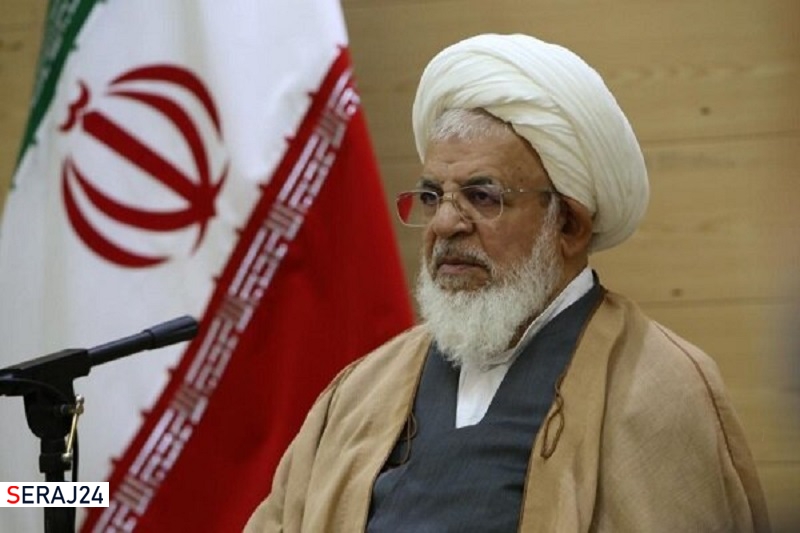 جوانان و صنعتگران برای خودکفایی جرأت و جدیت به خرج دهند