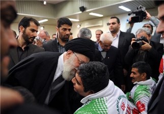 مخاطبین بیانات رهبری چه کسانی هستند؟