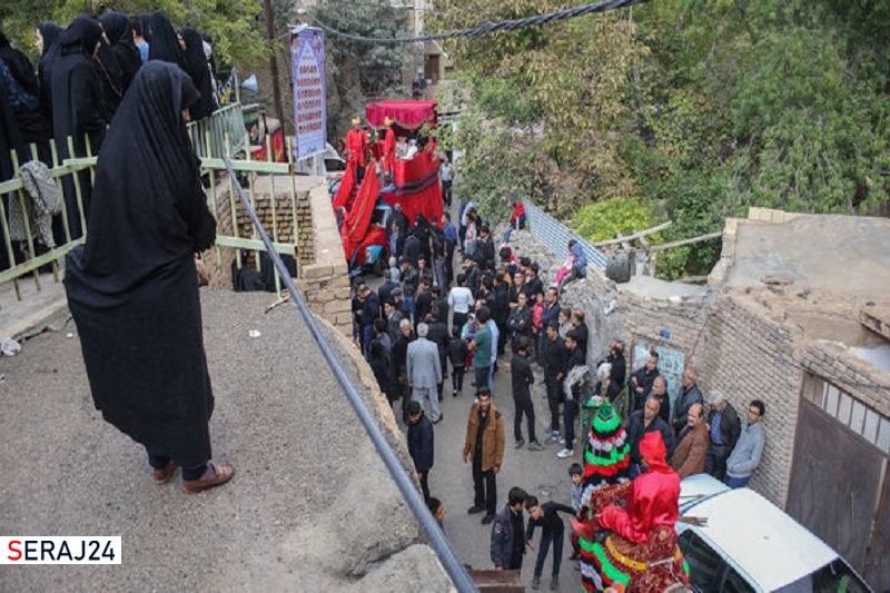 سوگواری بانوان شهر زیر آسمان روضه